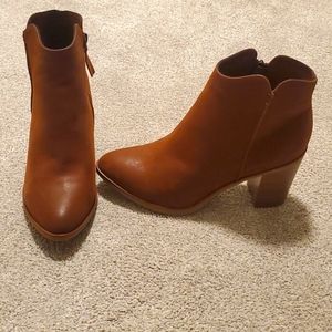 Mia boots never worn